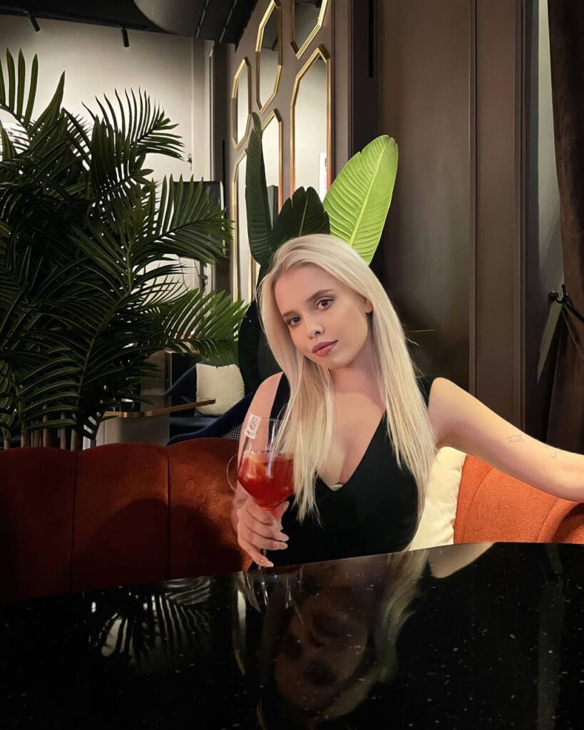 Элитная эскортница Нэнси Premium Models